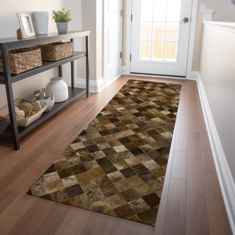 Luxury Washable Indoor/Outdoor Bozeman Brown 2'3" x 7'6" Runner Rug. Picture 5