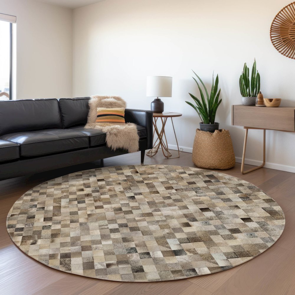Luxury Washable Indoor/Outdoor Bozeman Gray 8' x 8' Round Rug. Picture 5