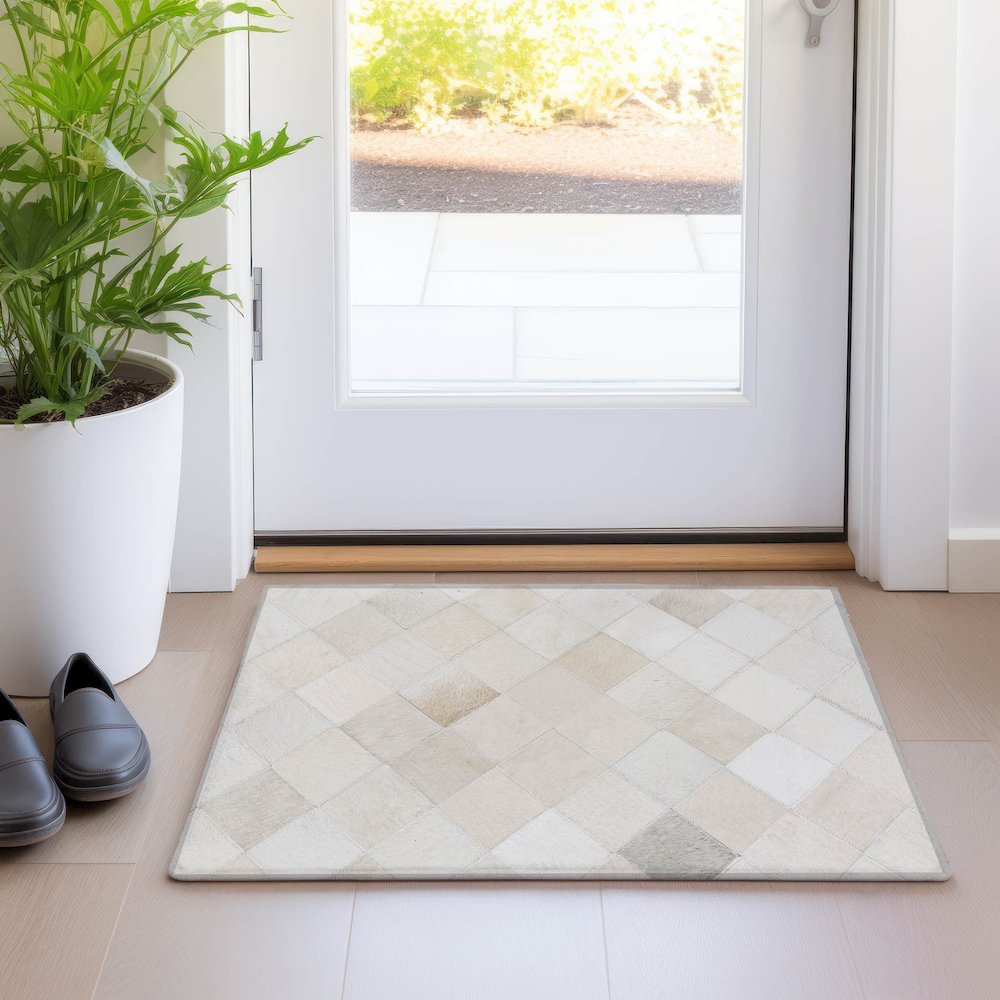 Luxury Washable Indoor/Outdoor Bozeman Linen 1'8" x 2'6" Rug. Picture 5