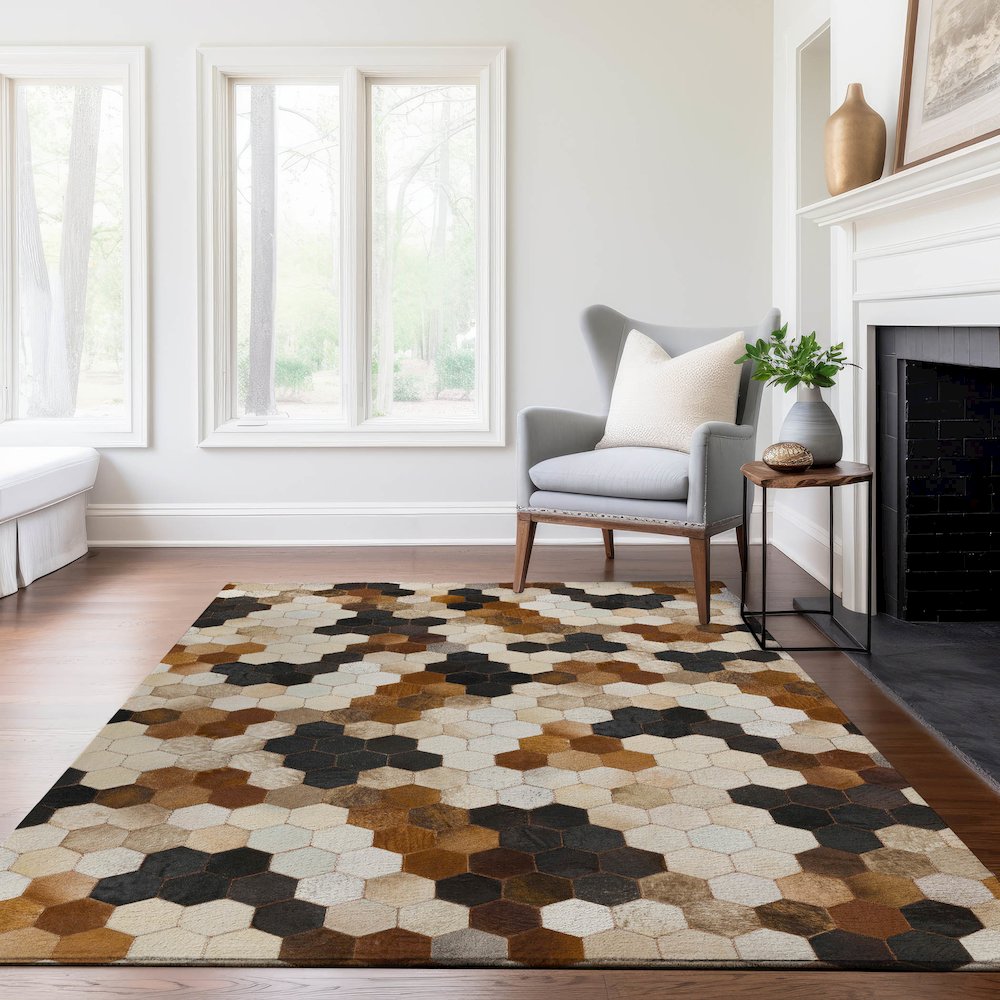 Luxury Washable Indoor/Outdoor Bozeman Dune 2'6" x 3'10" Rug. Picture 6