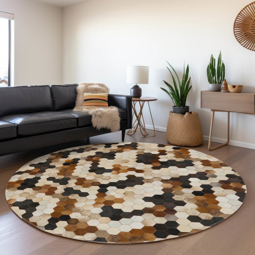 Luxury Washable Indoor/Outdoor Bozeman Dune 8' x 8' Round Rug. Picture 5