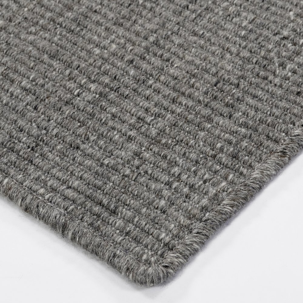 Chambal Gray 2' x 3' Rug. Picture 2