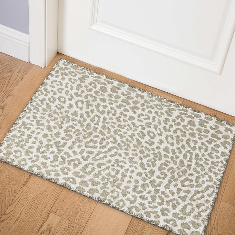 Safari Taupe Animal Animal Print 1'8" x 2'6" Accent Rug Taupe ASF32. Picture 1