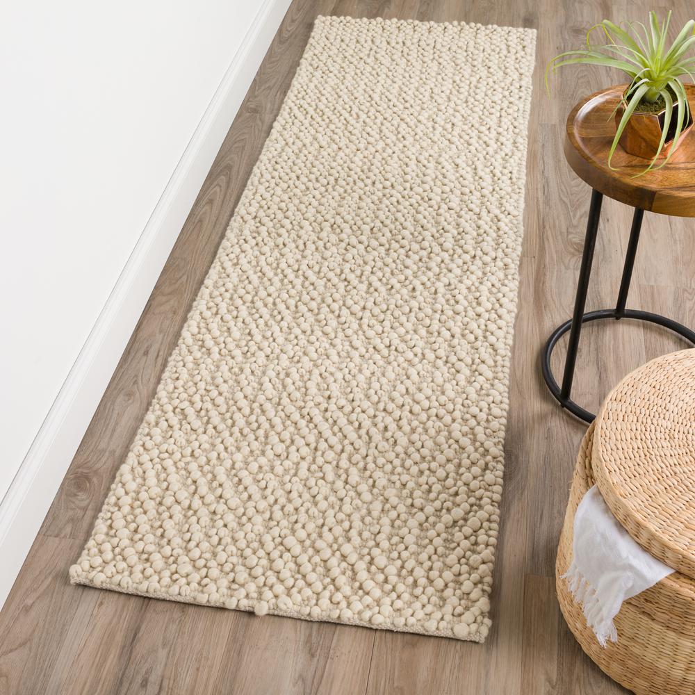 Gorbea GR1 Vanilla 2'3" x 7'6" Runner Rug. Picture 2