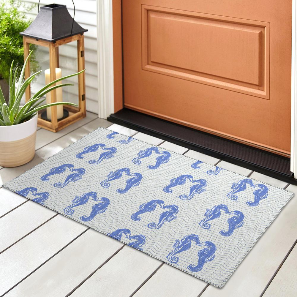 Indoor/Outdoor Seabreeze SZ15 Navy Washable 1'8" x 2'6" Rug. Picture 2