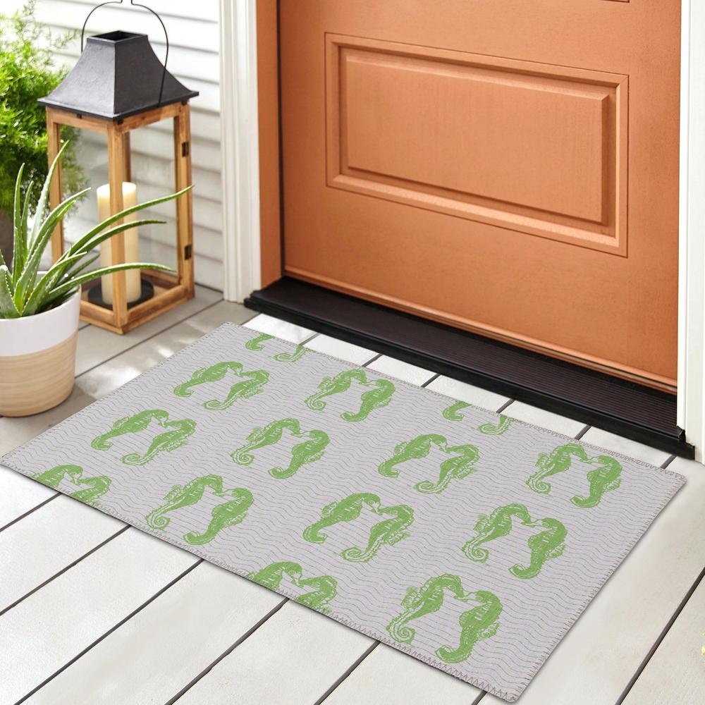 Indoor/Outdoor Seabreeze SZ15 Lime-In Washable 1'8" x 2'6" Rug. Picture 2