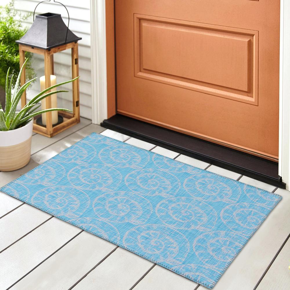 Indoor/Outdoor Surfside ASR41 Aqua Washable 1'8" x 2'6" Rug. Picture 2
