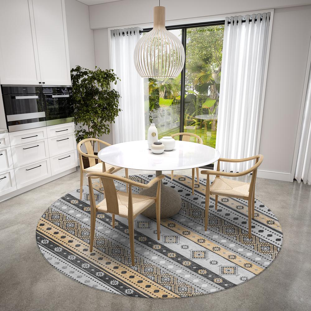 Yuma Gray Transitional Southwest 8' x 8' Area Rug Gray AYU42. Picture 1