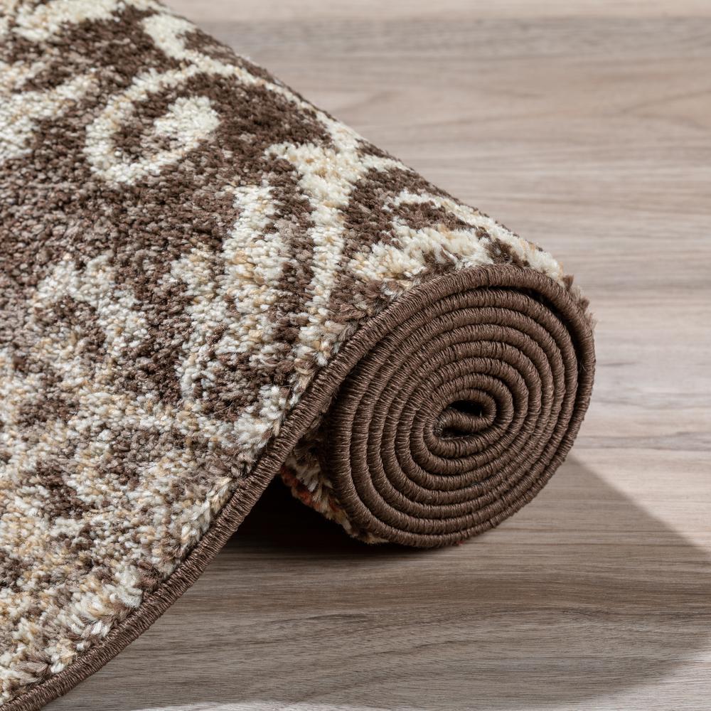 Gala GA6 Chocolate 3'3" x 5'1" Rug. Picture 10
