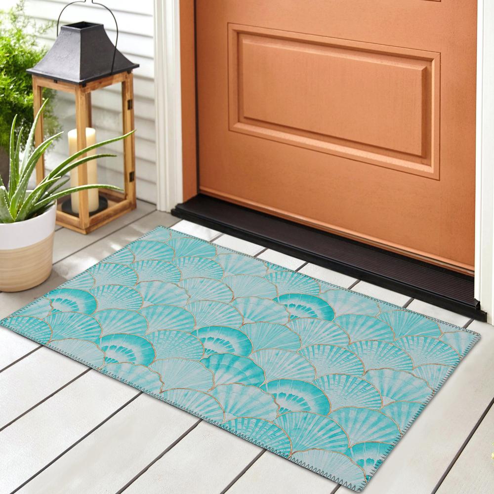 Indoor/Outdoor Surfside ASR32 Aqua Washable 1'8" x 2'6" Rug. Picture 2