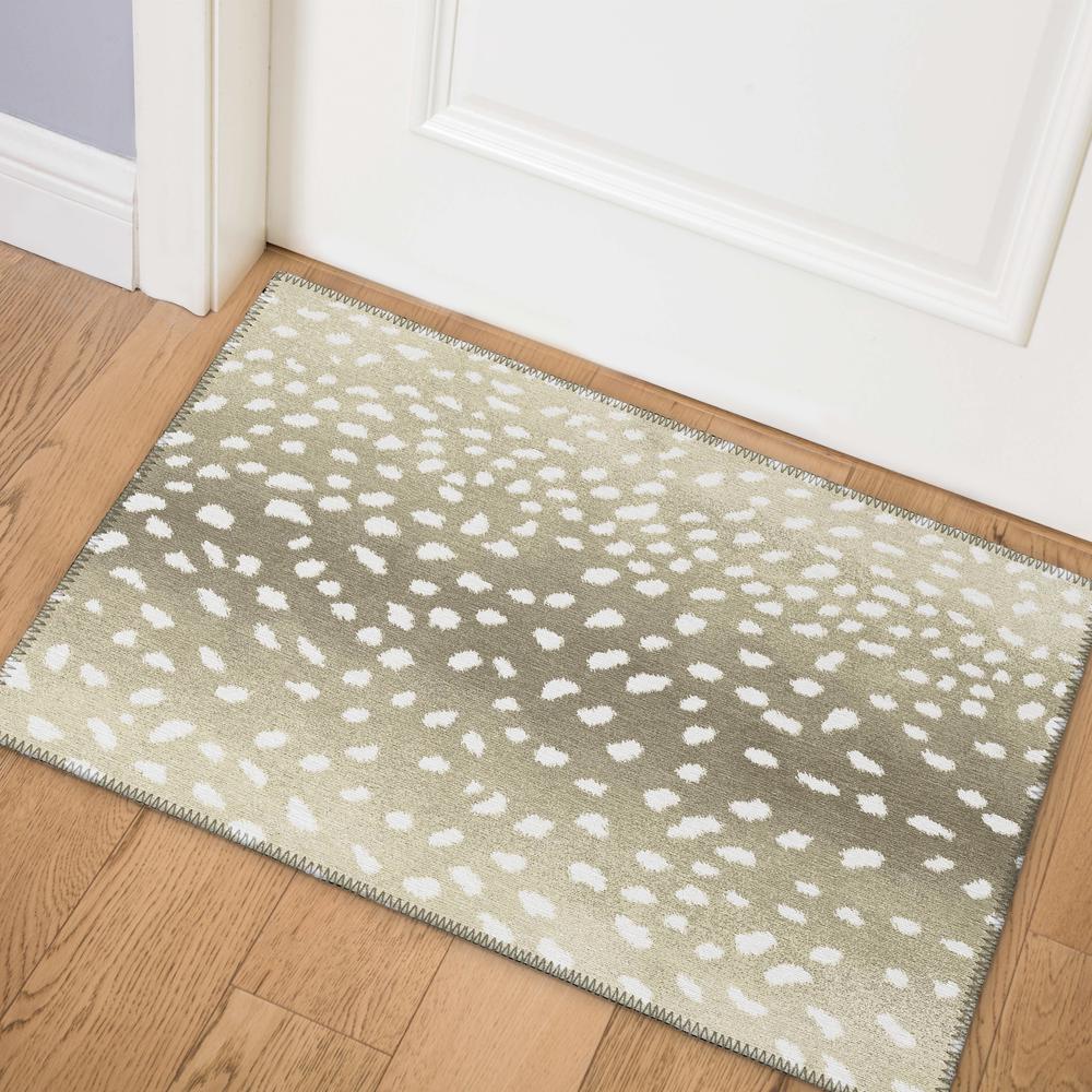 Safari Fawn Animal Animal Print 1'8" x 2'6" Accent Rug Fawn ASF33. Picture 1