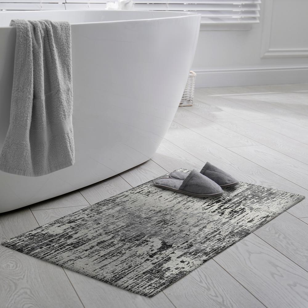 Indoor/Outdoor Accord AAC31 Gray Washable 1'8" x 2'6" Rug. Picture 2