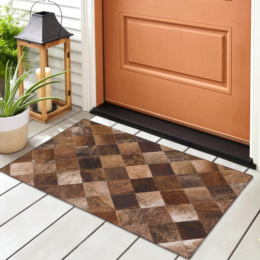 Laredo Brown Animal Patchwork 1'8" x 2'6" Accent Rug Brown ALR32. Picture 1