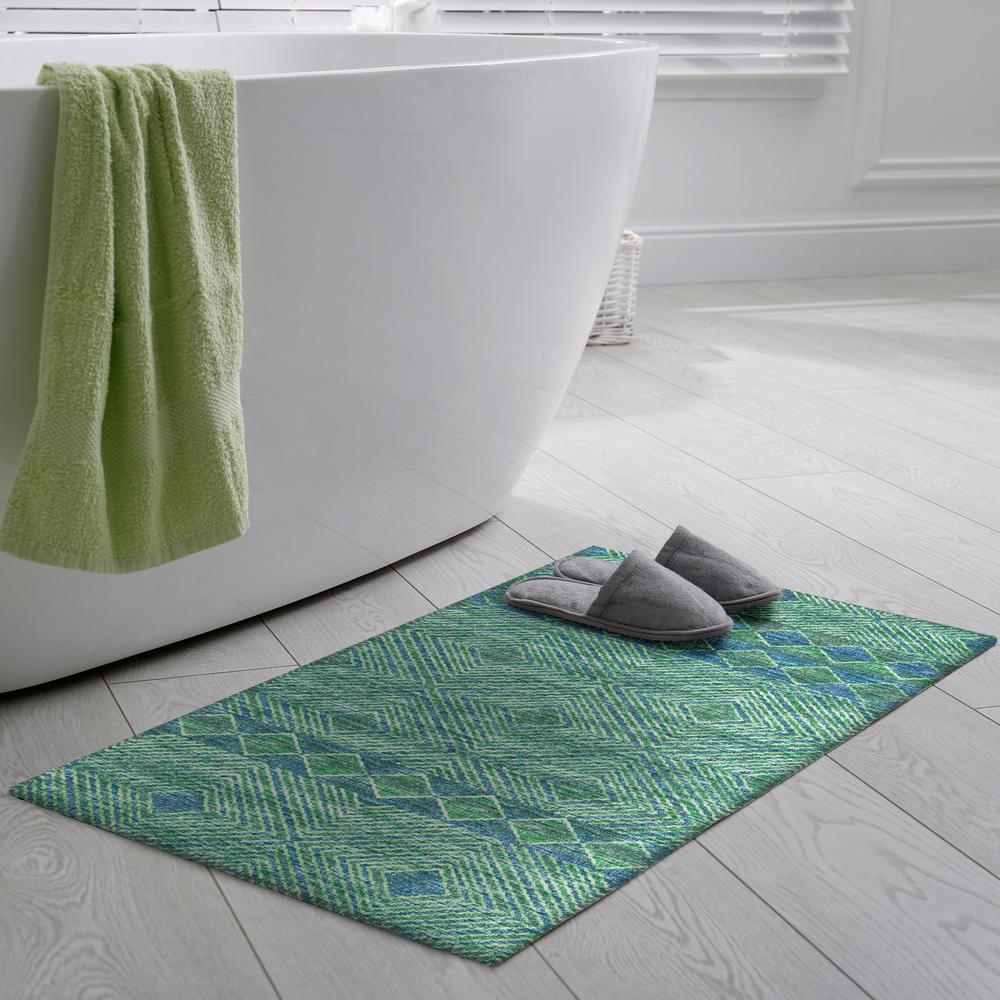 Yuma Green Transitional Southwest 1'8" x 2'6" Accent Rug Green AYU31. Picture 1