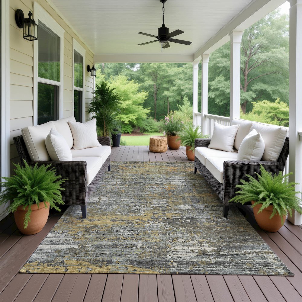 Luxury Washable Indoor/Outdoor Kochi Gray 2'6" x 3'10" Rug. Picture 6