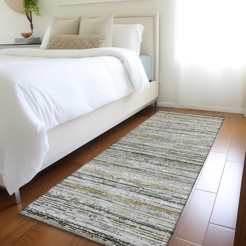 Luxury Washable Indoor/Outdoor Kochi Pewter 2'3" x 7'6" Runner Rug. Picture 5