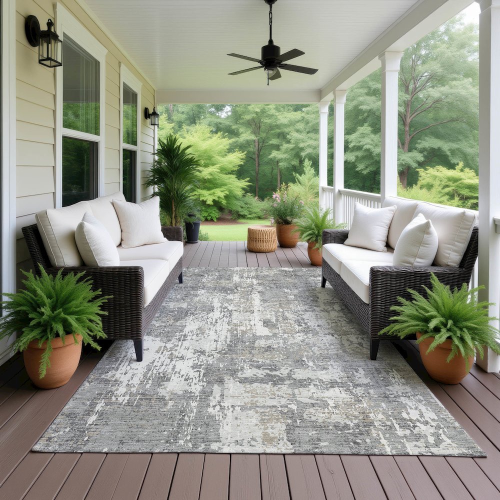 Luxury Washable Indoor/Outdoor Kochi Gray 2'6" x 3'10" Rug. Picture 6