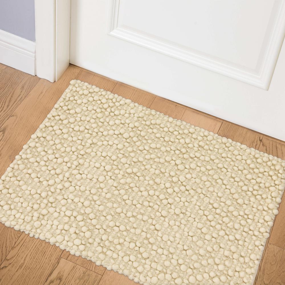 Gorbea GR1 Vanilla 2' x 3' Rug. Picture 2