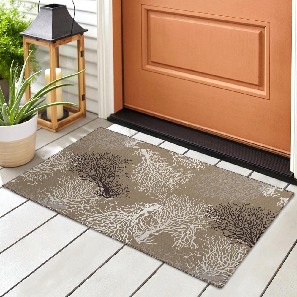 Indoor/Outdoor Seabreeze SZ3 Taupe Washable 1'8" x 2'6" Rug. Picture 2