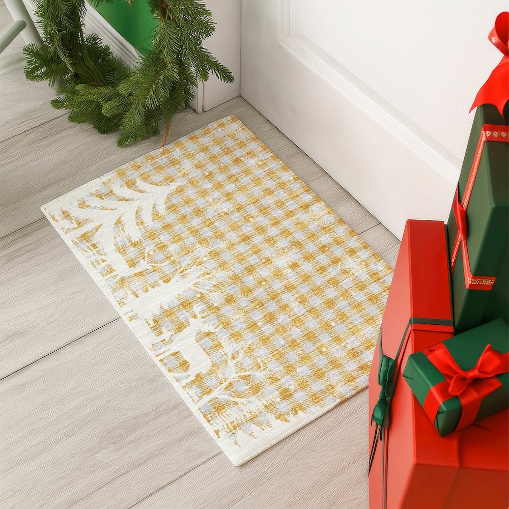 Luxury Washable Indoor/Outdoor Merry & Bright Gold 1'8" x 2'6" Rug. Picture 5