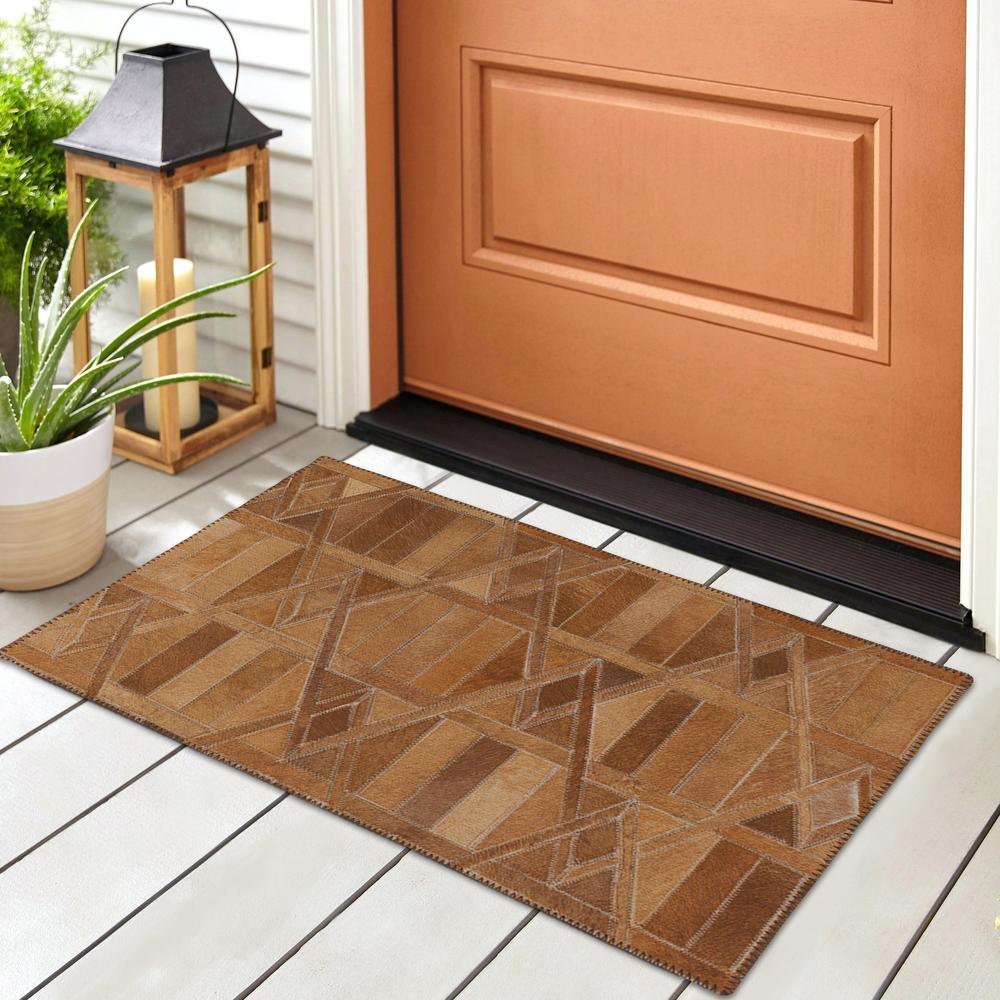Laredo Brown Animal Patchwork 1'8" x 2'6" Accent Rug Brown ALR34. Picture 1
