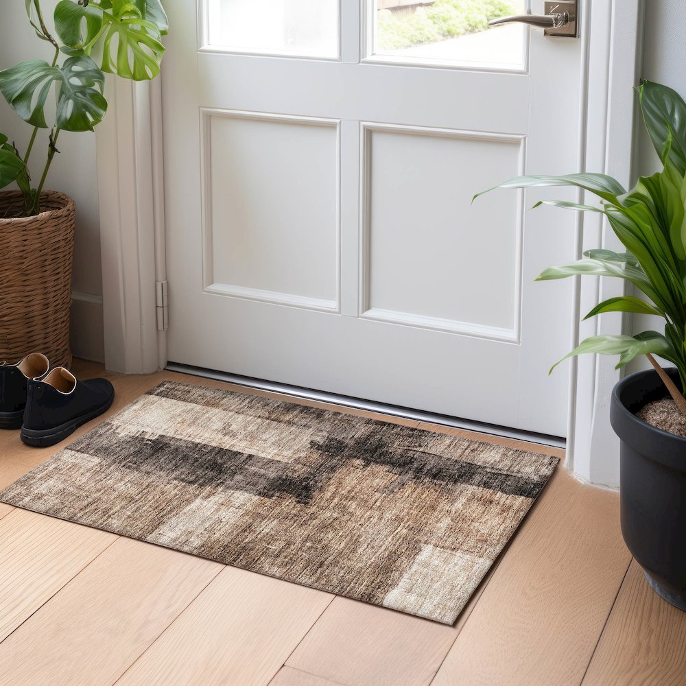 Indoor/Outdoor Nouveau Brown 1'8" x 2'6" Rug. Picture 5