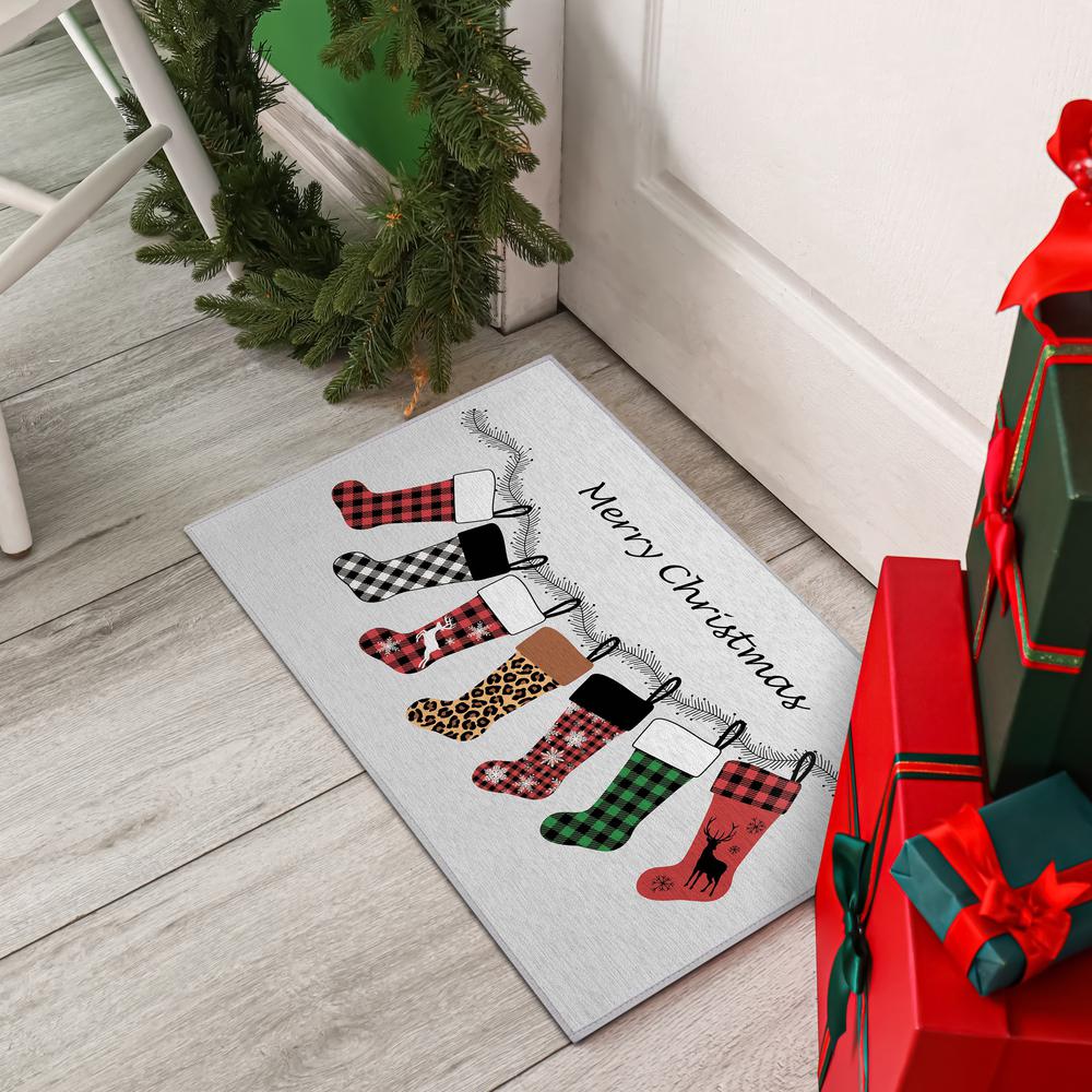 Indoor/Outdoor Wonderland WN5 Silver Washable 1'8" x 2'6" Rug. Picture 2