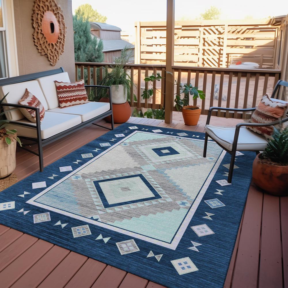 Indoor/Outdoor Phoenix PH2 Denim Washable 2'6" x 3'10" Rug. Picture 9