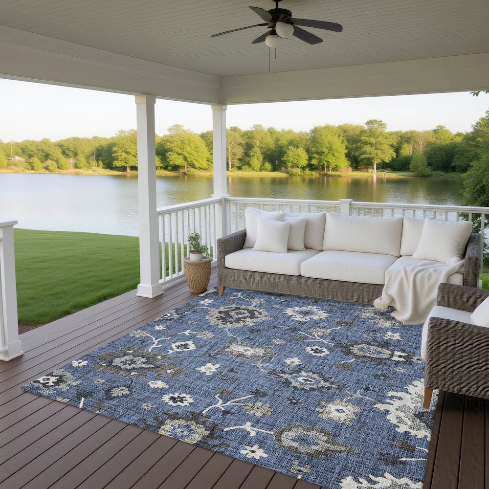 Luxury Washable Indoor/Outdoor Portico Blue 2'6" x 3'10" Rug. Picture 6