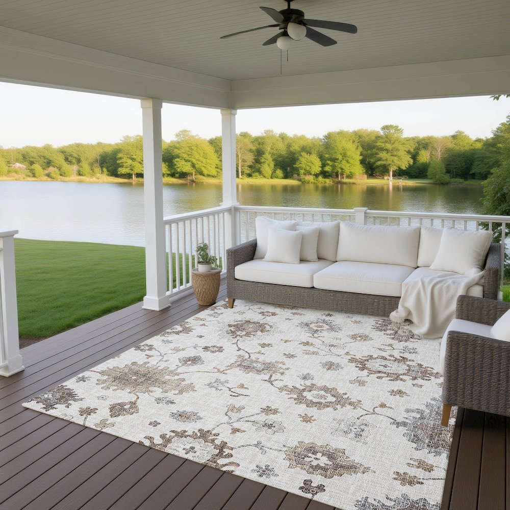 Luxury Washable Indoor/Outdoor Portico Ivory 2'6" x 3'10" Rug. Picture 6