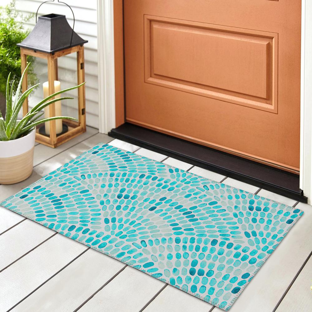Indoor/Outdoor Surfside ASR37 Aqua Washable 1'8" x 2'6" Rug. Picture 2
