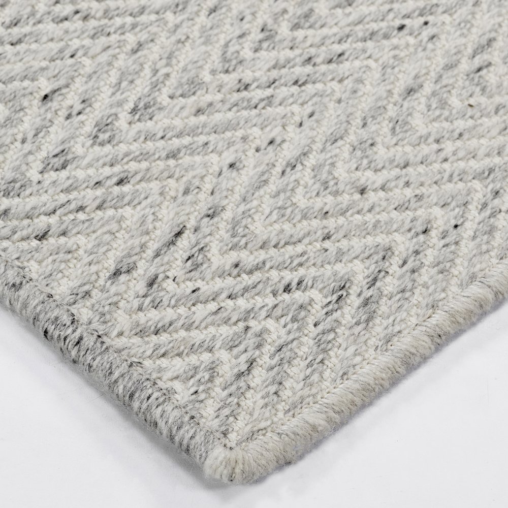 Provo Silver 2' x 3' Rug. Picture 2