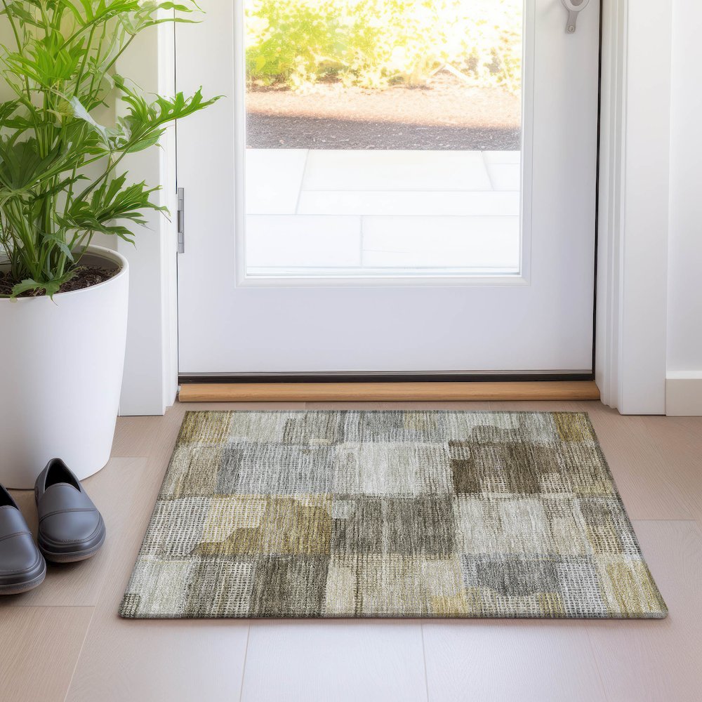 Luxury Washable Indoor/Outdoor Ravenna Taupe 1'8" x 2'6" Rug. Picture 5