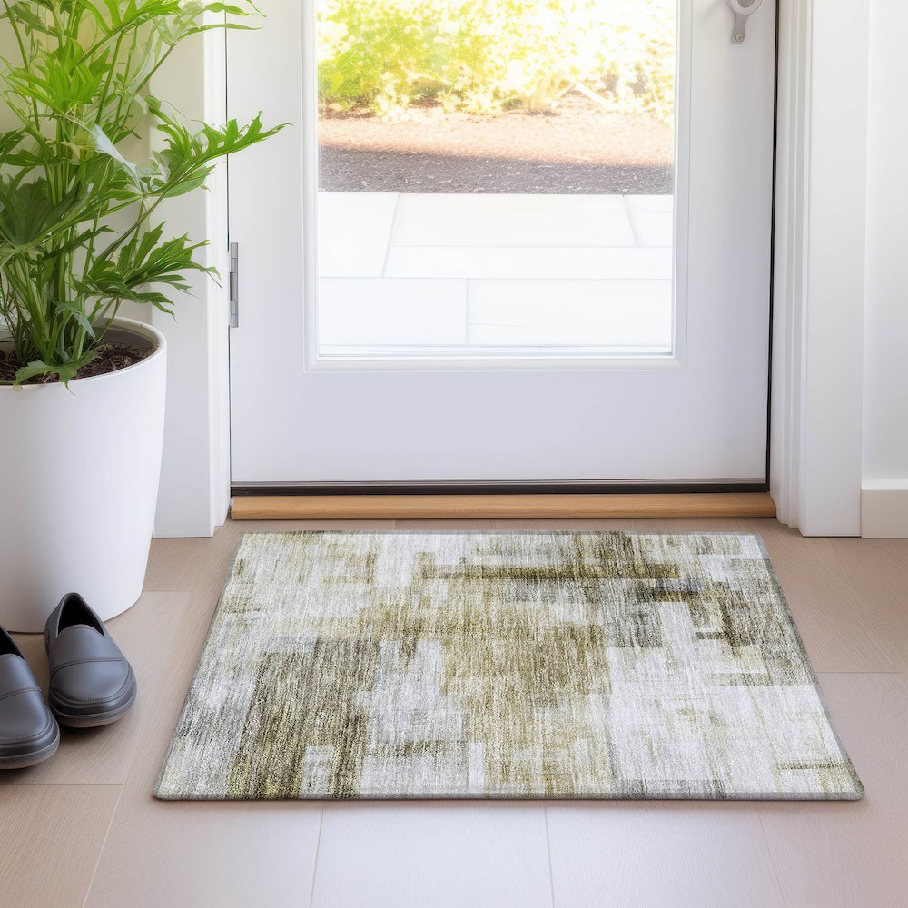 Luxury Washable Indoor/Outdoor Ravenna Taupe 1'8" x 2'6" Rug. Picture 5