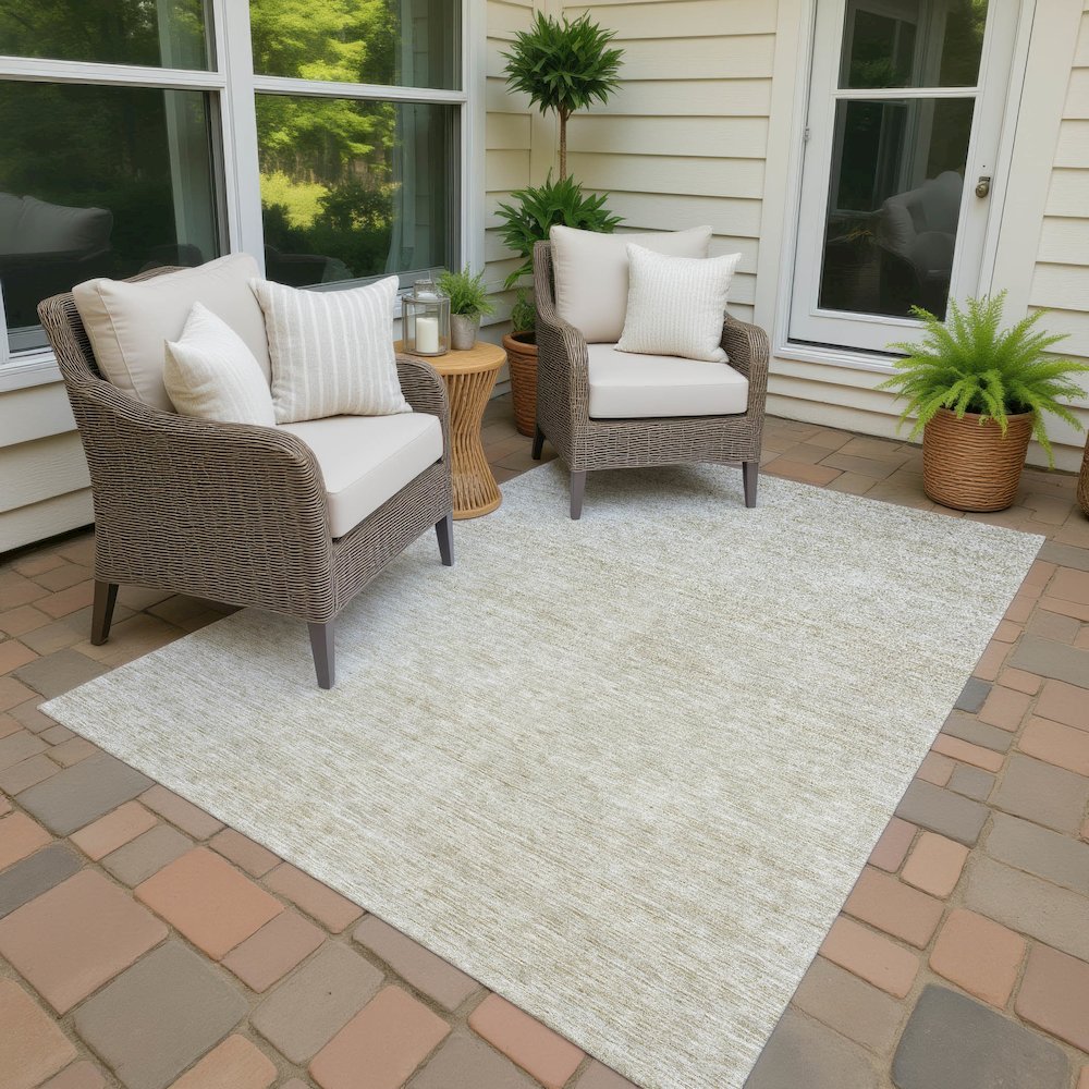 Luxury Washable Indoor/Outdoor Soft Essentials SE1 Brown 1'8" x 2'6" Rug. Picture 6