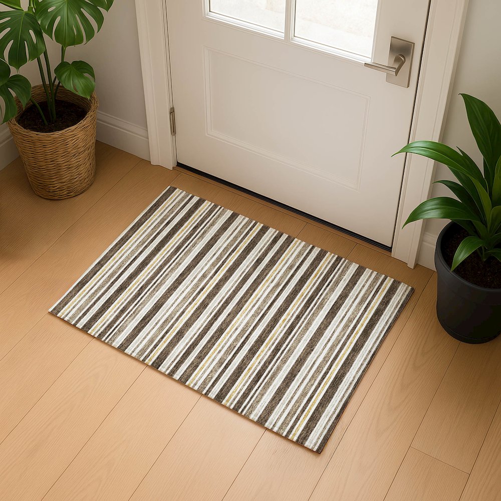 Luxury Washable Indoor/Outdoor Soft Essentials SE2 Brown 1'8" x 2'6" Rug. Picture 5