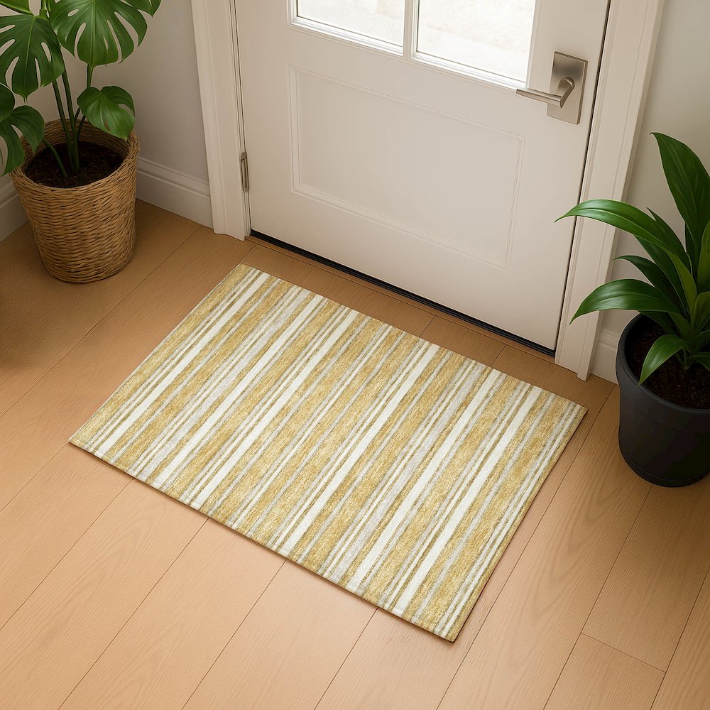 Luxury Washable Indoor/Outdoor Soft Essentials SE2 Gold 1'8" x 2'6" Rug. Picture 5