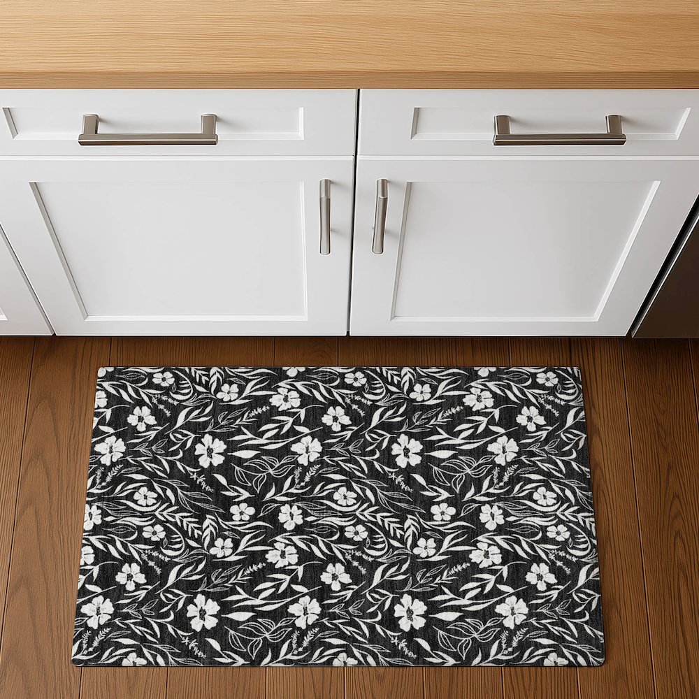 Luxury Washable Indoor/Outdoor Soft Essentials SE4 Black 1'8" x 2'6" Rug. Picture 5