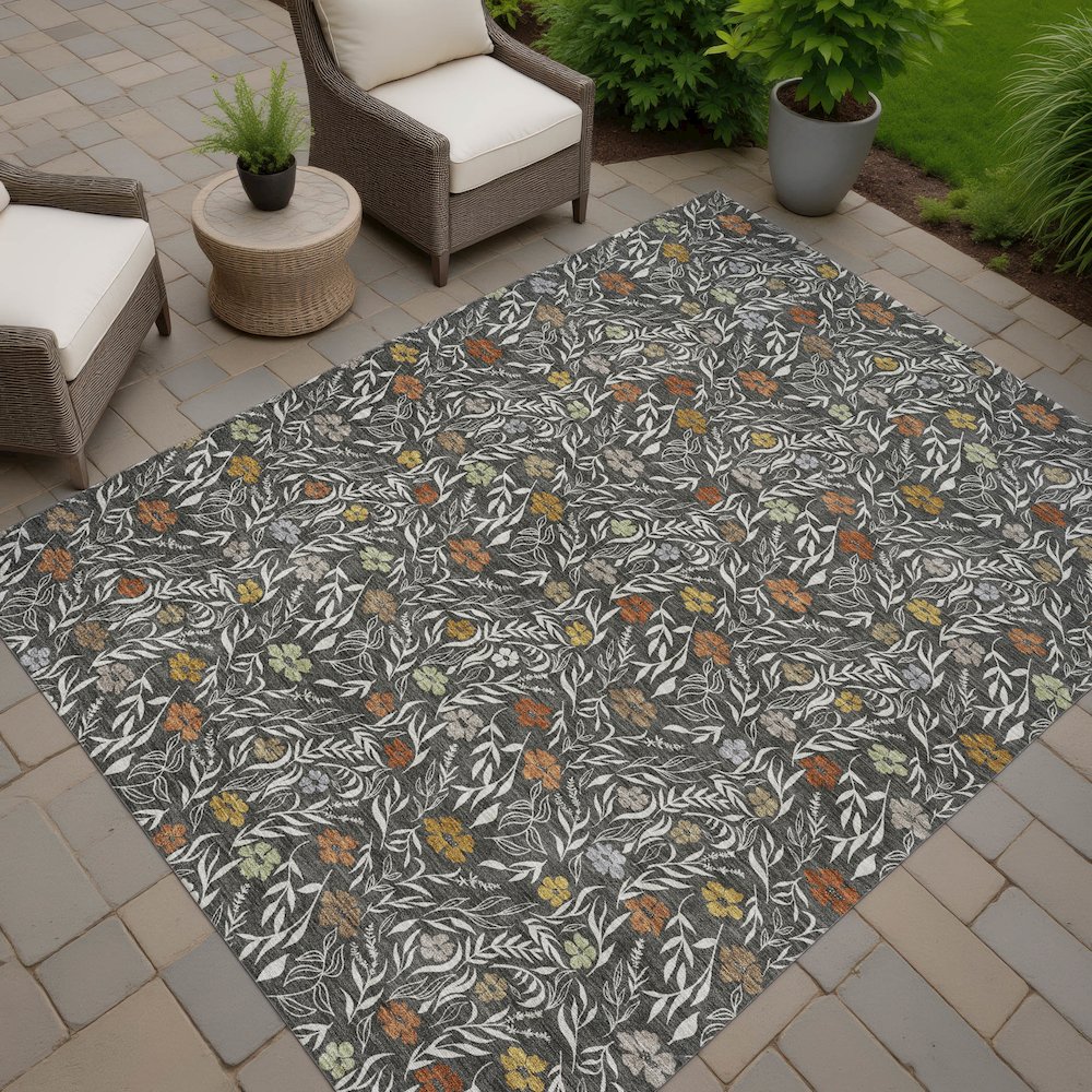 Luxury Washable Indoor/Outdoor Soft Essentials SE4 Gray 1'8" x 2'6" Rug. Picture 6