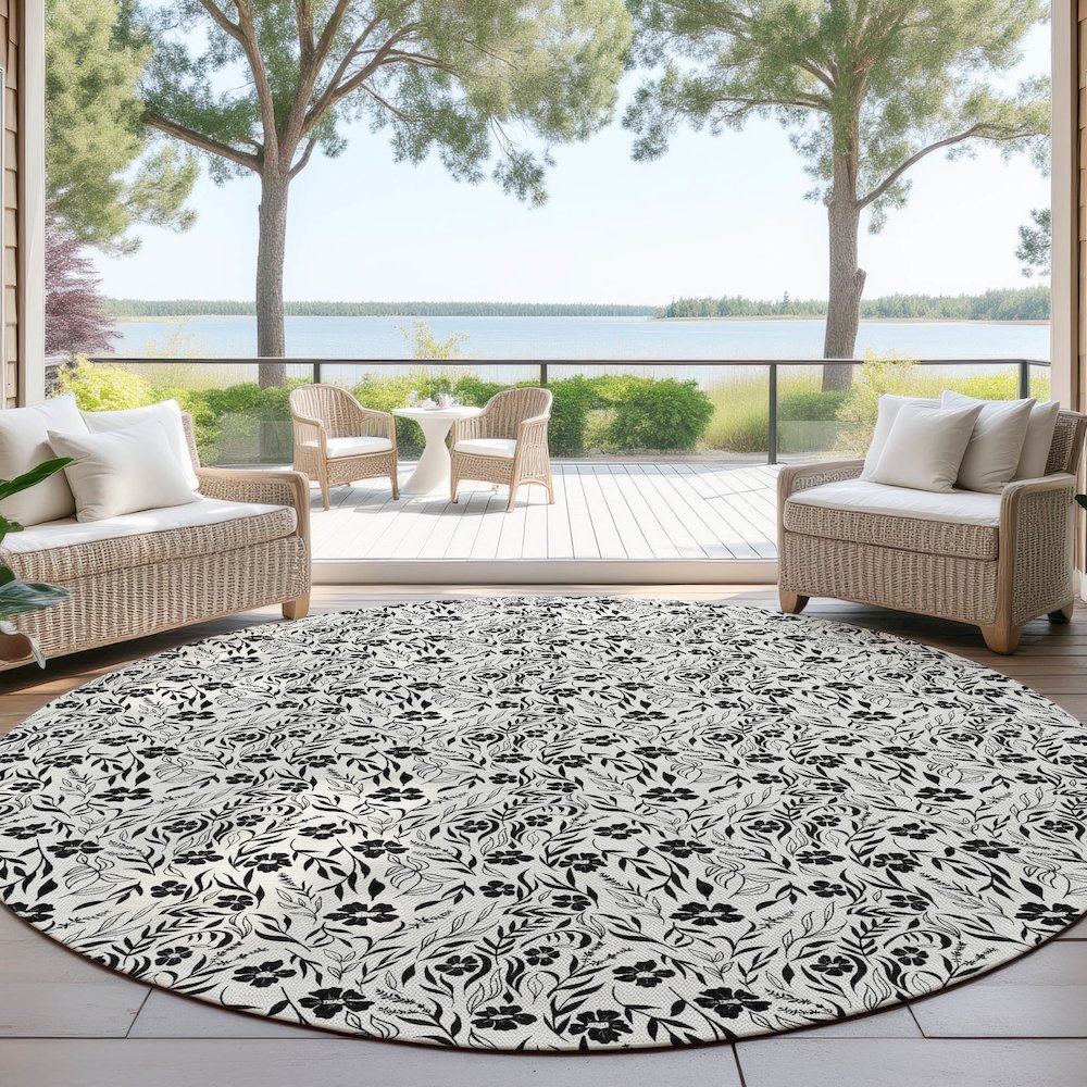 Luxury Washable Indoor/Outdoor Soft Essentials SE4 Ivory 8' x 8' Rug. Picture 6