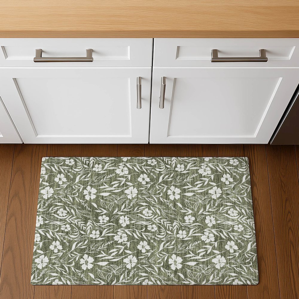 Luxury Washable Indoor/Outdoor Soft Essentials SE4 Green 1'8" x 2'6" Rug. Picture 5