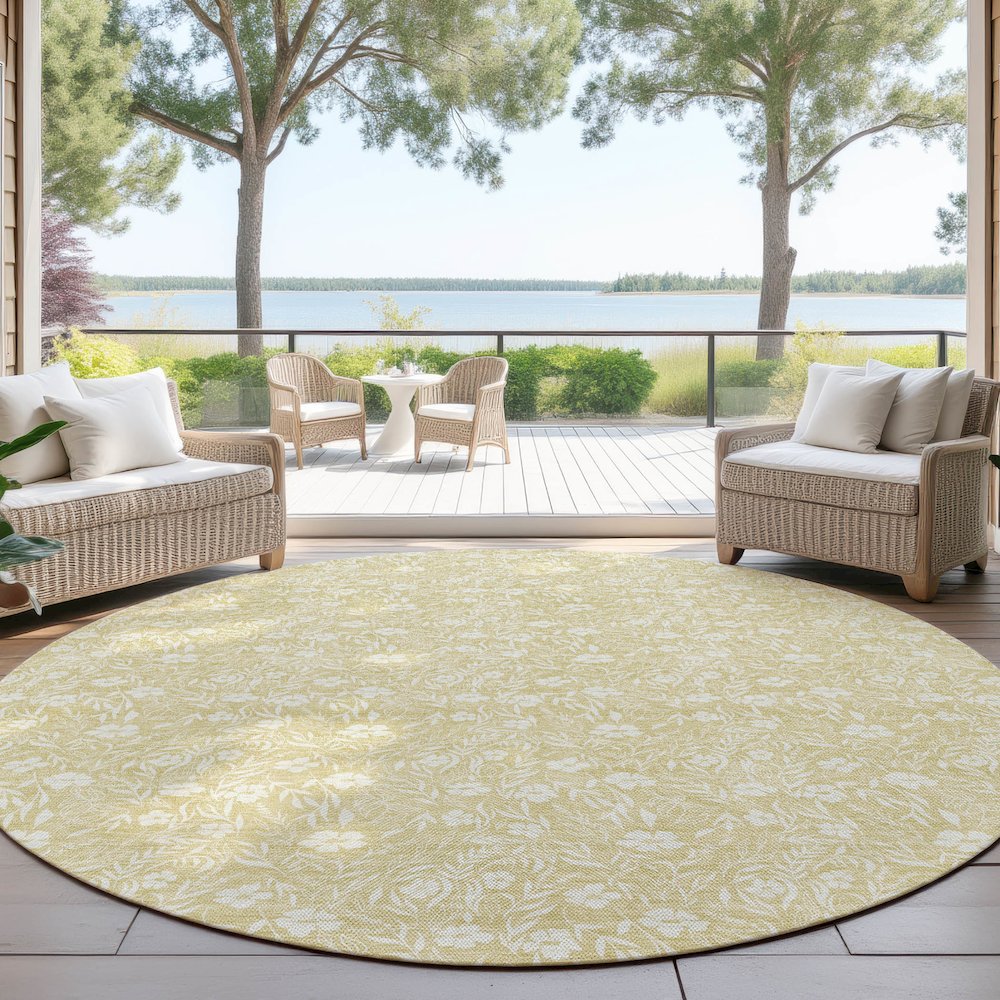 Luxury Washable Indoor/Outdoor Soft Essentials SE4 Gold 8' x 8' Rug. Picture 6