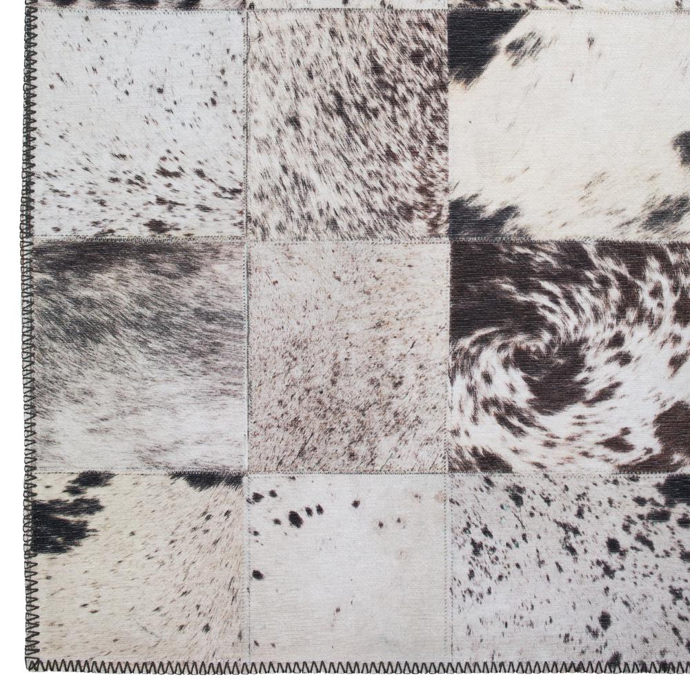 Laredo Granite Animal Patchwork 1'8" x 2'6" Accent Rug Granite ALR40. Picture 2