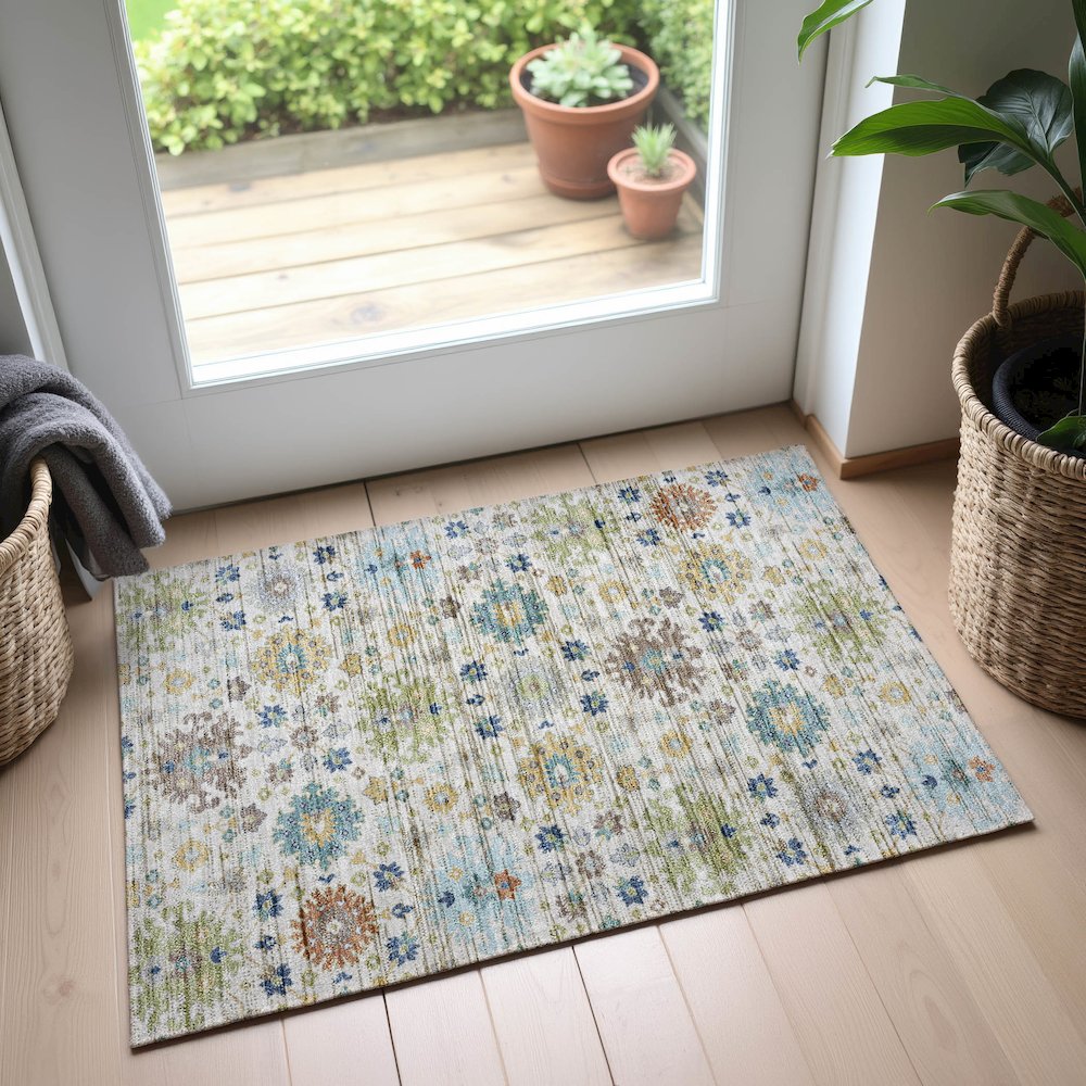Indoor/Outdoor Silk Road Ivory 1'8" x 2'6" Rug. Picture 5