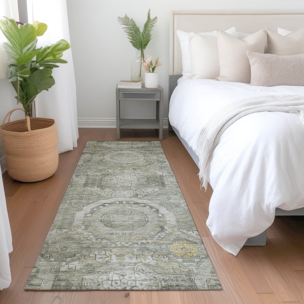 Luxury Washable Indoor/Outdoor Tabrook Pewter 2'3" x 7'6" Runner Rug. Picture 5
