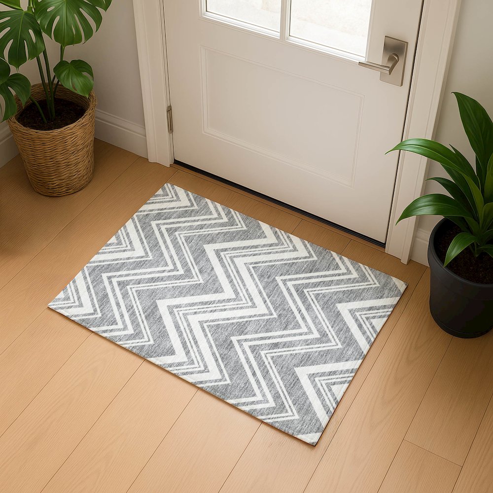 Luxury Washable Indoor/Outdoor The Reserve Pewter 1'8" x 2'6" Rug. Picture 5
