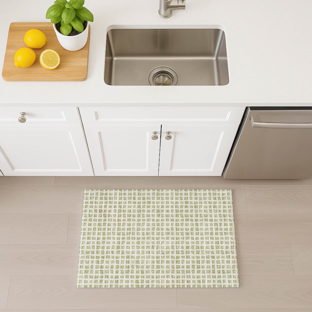 Luxury Washable Indoor/Outdoor The Reserve Aloe 1'8" x 2'6" Rug. Picture 5