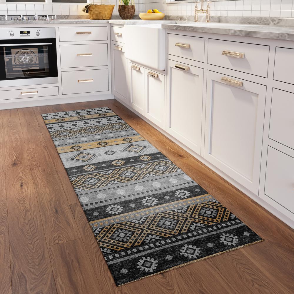 Yuma Gray Transitional Southwest 2'3" x 7'6" Runner Rug Gray AYU42. Picture 1