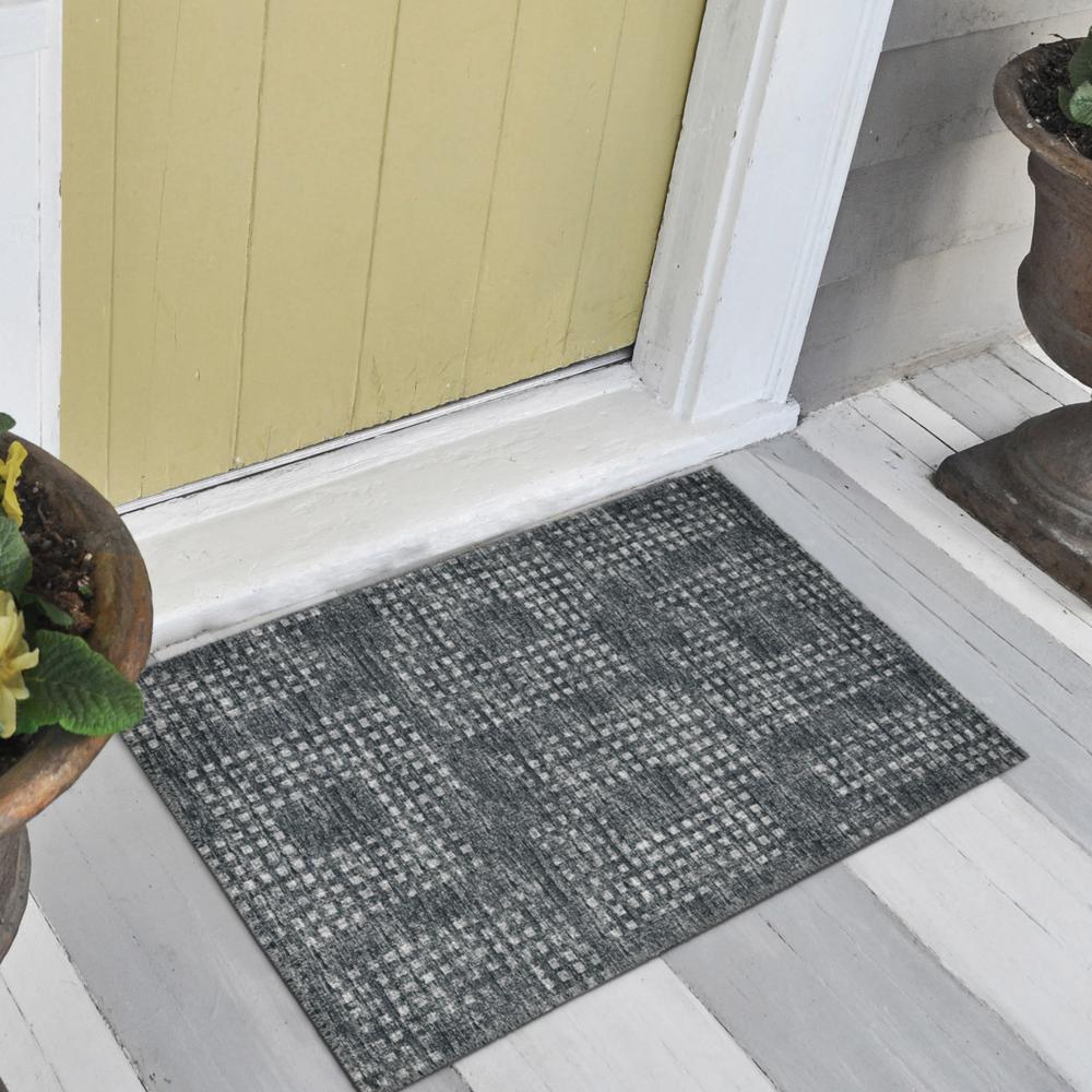 Eleanor Black Contemporary Geometric 1'8" x 2'6" Accent Rug Black AER31. Picture 1