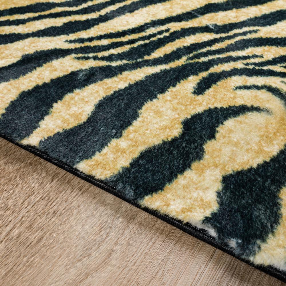 Akina AK1 Gold 1'8" x 2'6" Rug. Picture 6